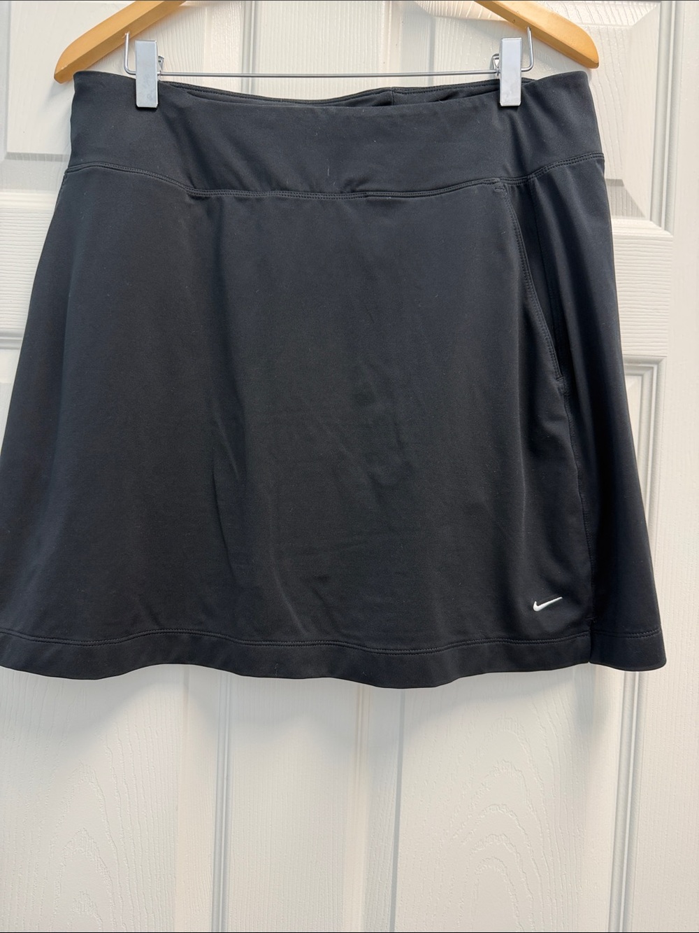 Nike Black Circle Skirt with Subtle Swoosh size L